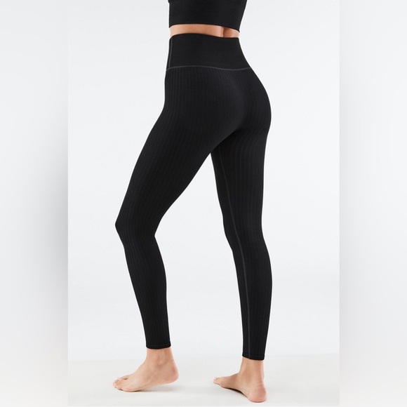 Fabletics Ribbed Seamless Ultra High-Waisted Leggings - Black - XS - Picture 3 of 9